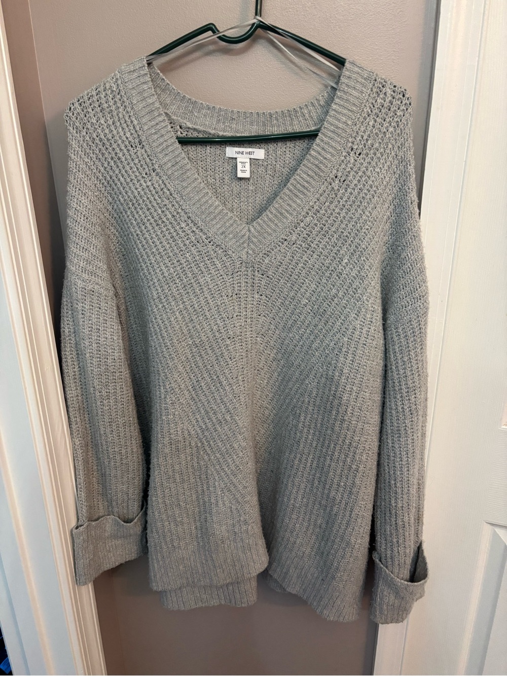 Nine West Gray V-Neck Ribbed Knit Sweater